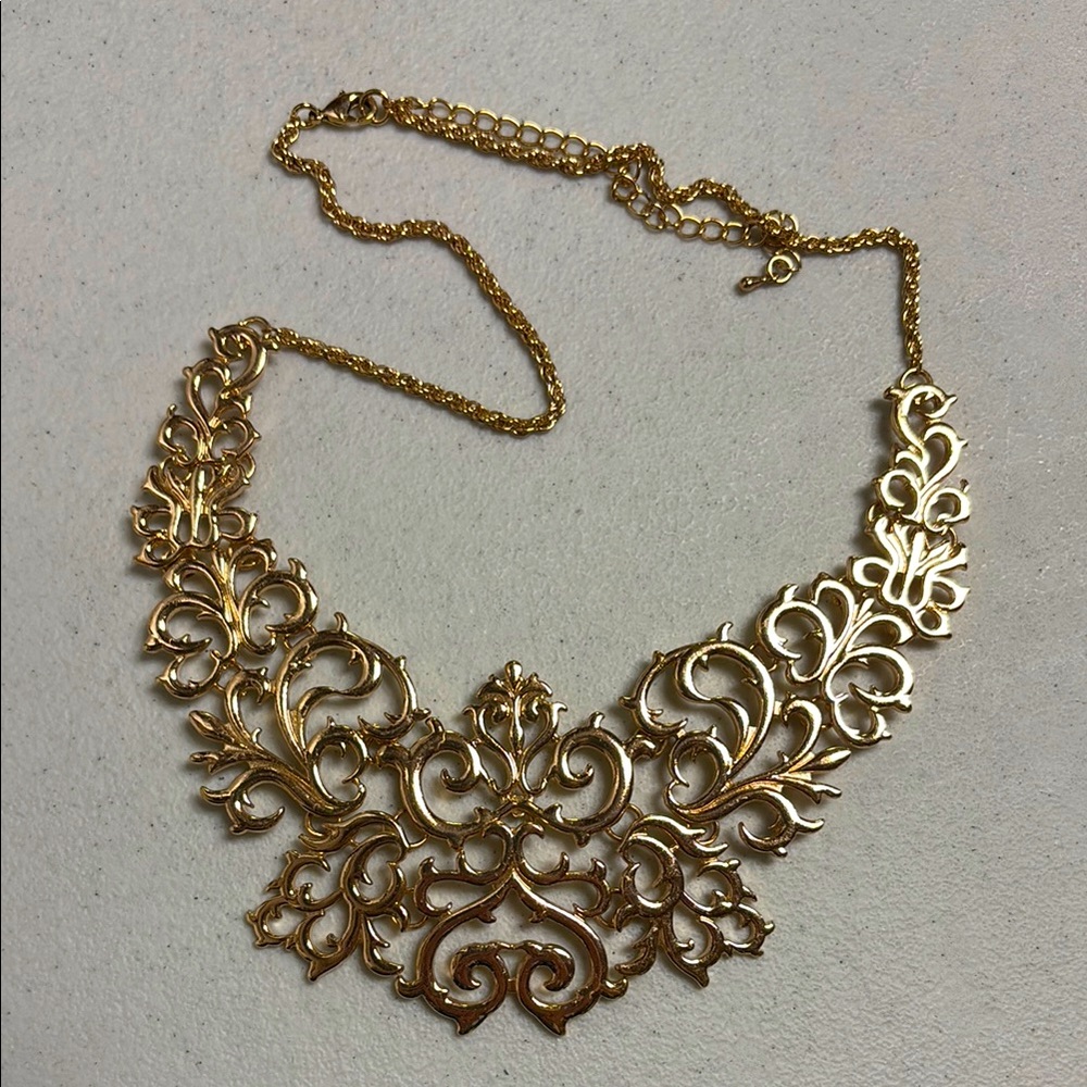 Stunning Gold Filigree Necklace